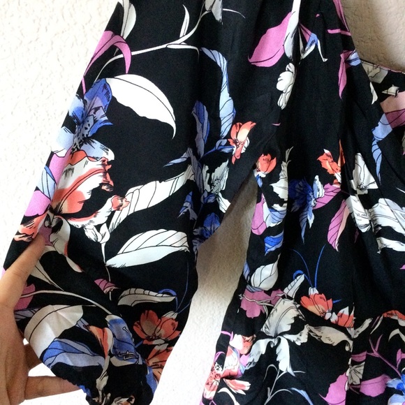 Yumi Kim Lady Luck floral romper with pockets - Picture 5 of 8